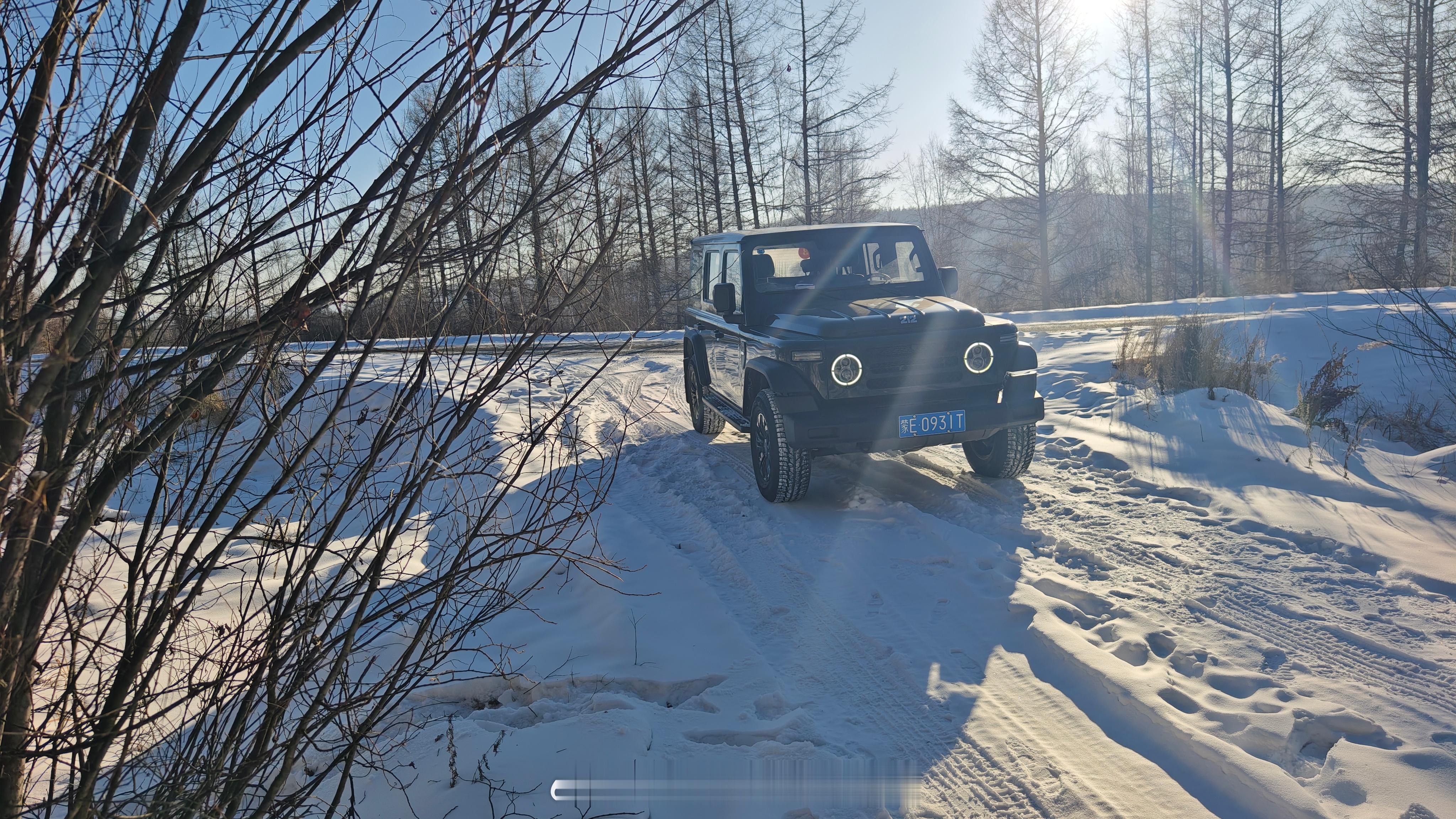 租了212开了三天比我想象的好很多底盘不散，相比BJ40碎弹跳抑制甚至更好高速稳