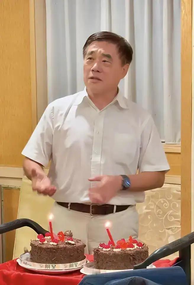 这是郝柏村的儿子郝龙斌，还曾当过国民党副主席。