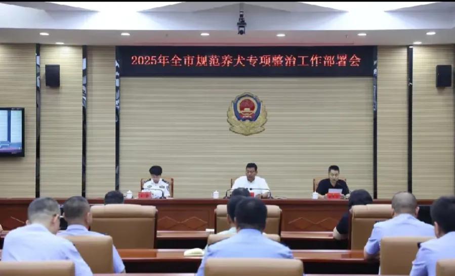 养犬就是不文明的行为，别跟我杠。在城市居民聚居区域豢养犬只本身就是不文明的行为