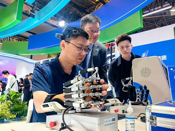 中国的癌症治疗要超越美国了？6月10日，马斯克旗下Neuralink的前总裁