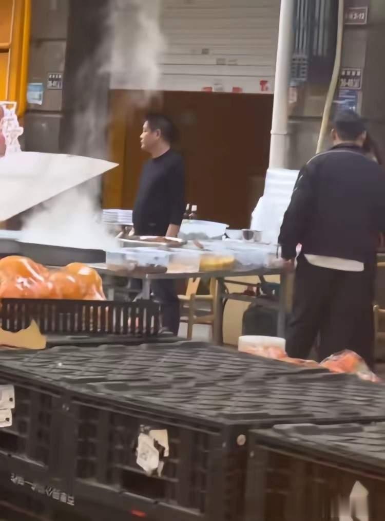 还记得郑州续面案件的事情，如今也是结束了，而面馆的老板霍某某，这疑似是开了一家新