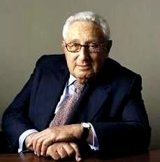 最近基辛格早年的预言又被翻了出来，老爷子当年就说，俄乌打下去，最先耗干的不是俄罗