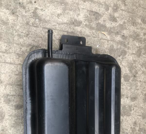 汽车碳罐损坏有哪些症状？汽车碳罐要是坏了，那麻烦可不少。会有行驶异响、汽油味