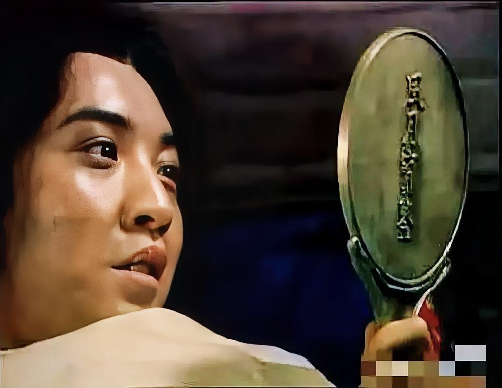 以前死活看不懂《红楼梦》，为啥非得写王熙凤毒设相思局？现在冷汗都下来了，原来