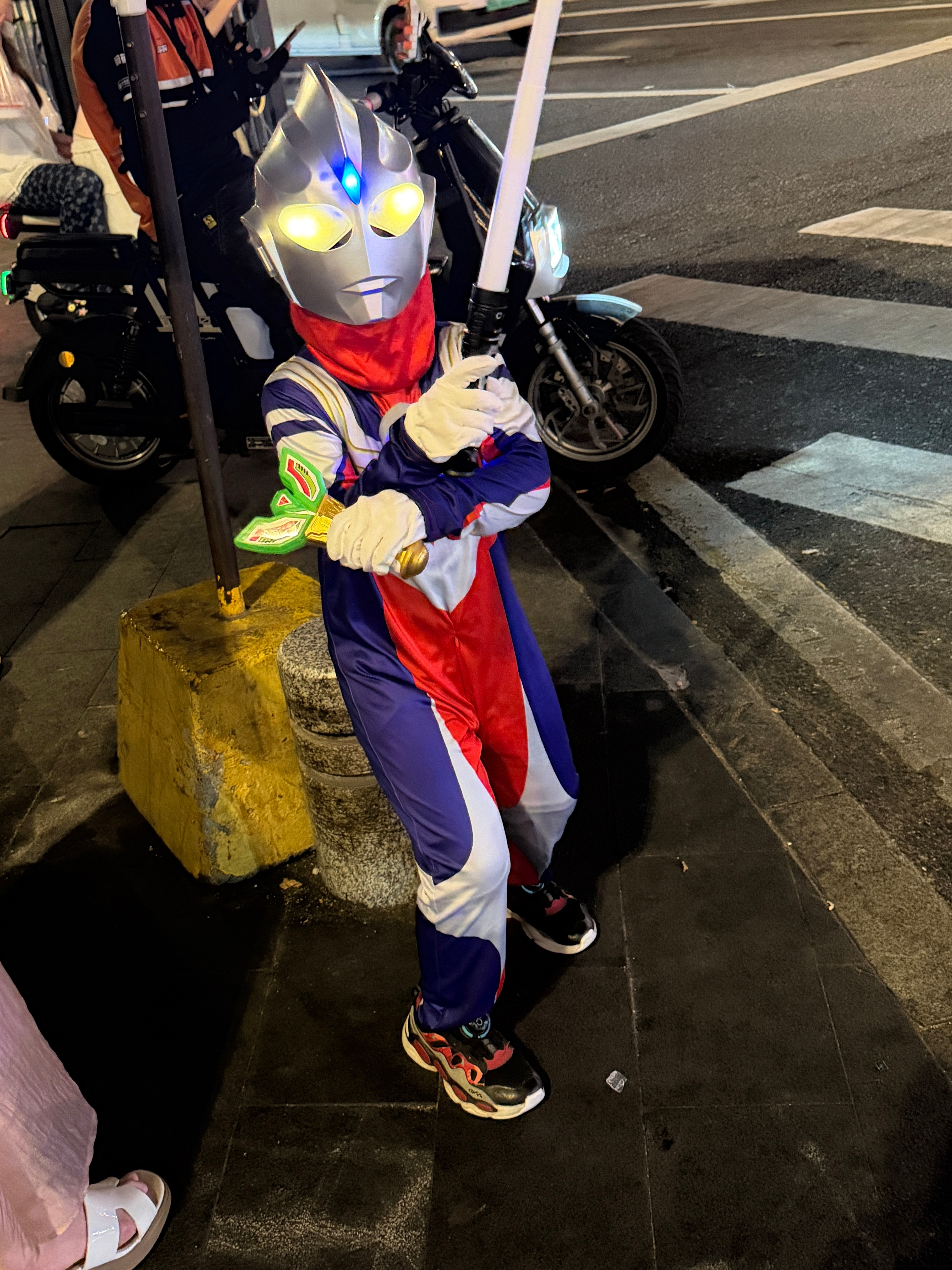 📣全体注意！奥特曼本曼惊现厦门被我偶遇！