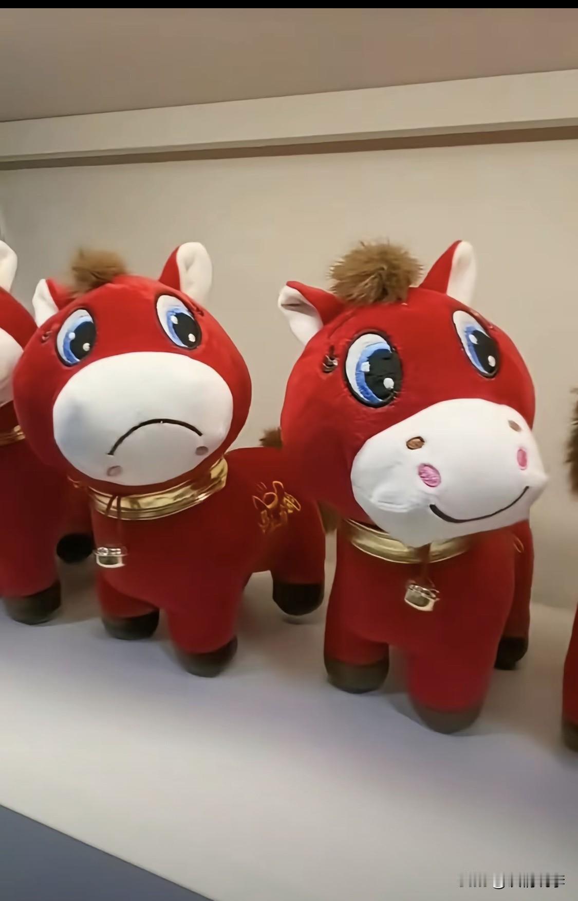 发现义乌的商家脑子转得真快，活该人家有钱！你看看，哭哭马横空出世了，本来