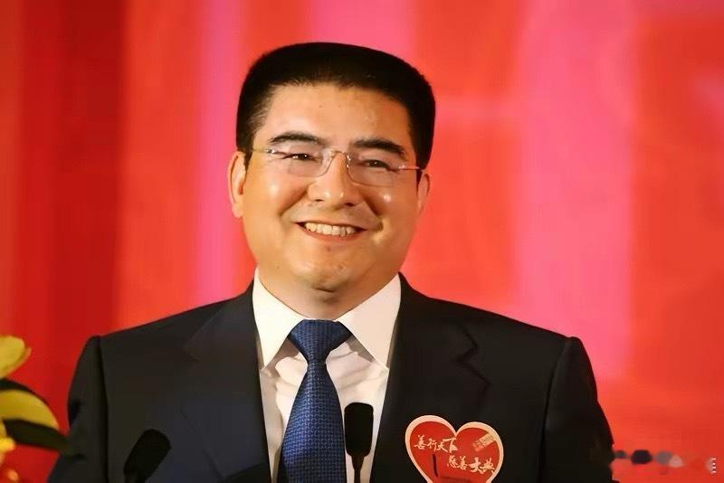 我就搞不懂，这个陈光标，标高怎么就这么有钱，天天捐款，年年捐款，做善事，现在又帮