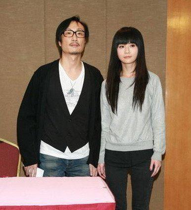 幸亏当年阿Sa和郑中基没有生孩子，离婚的时候也算体面！或许就连阿Sa看到现在郑