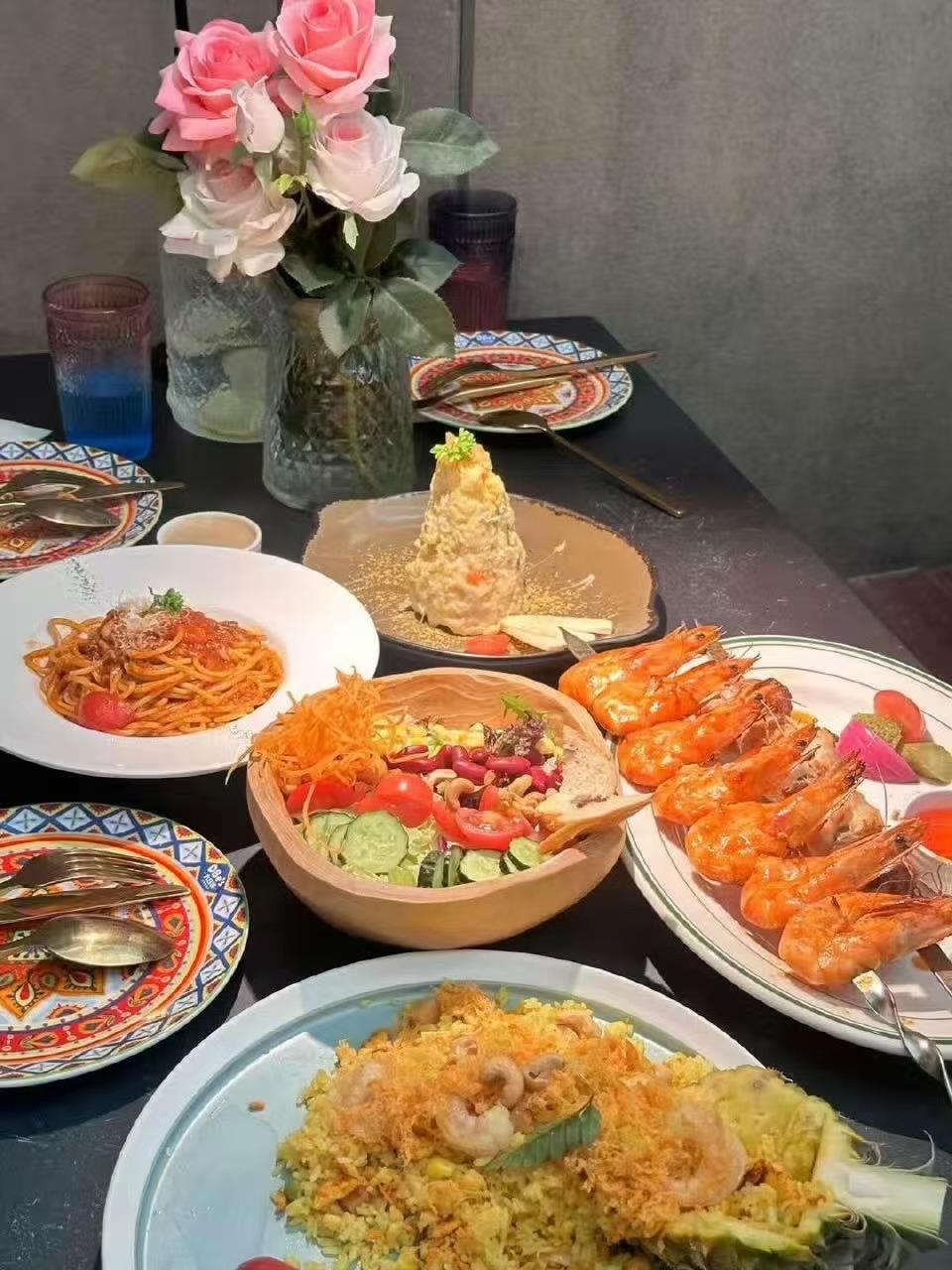 公公每月有7200的退休工资，婆婆有5500，两人工资将近12700了，但是