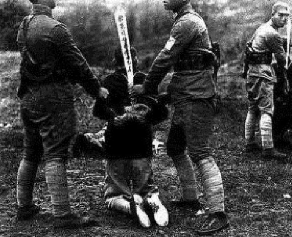 1951年1月，戴笠的儿子戴善武被五花大绑，跪在地上即将被执行死刑。被枪毙的时候