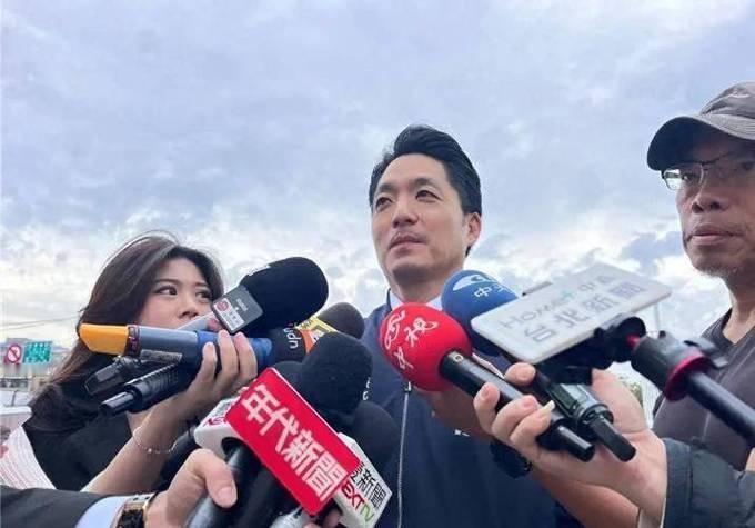 民进党立委王世坚日前受访时表示，在民进党台北市长参选人沈伯洋以及民进党台北市议员