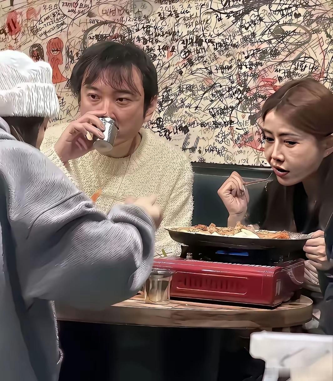 不懂就问，王思聪这算正宗“碳水脸”吧？