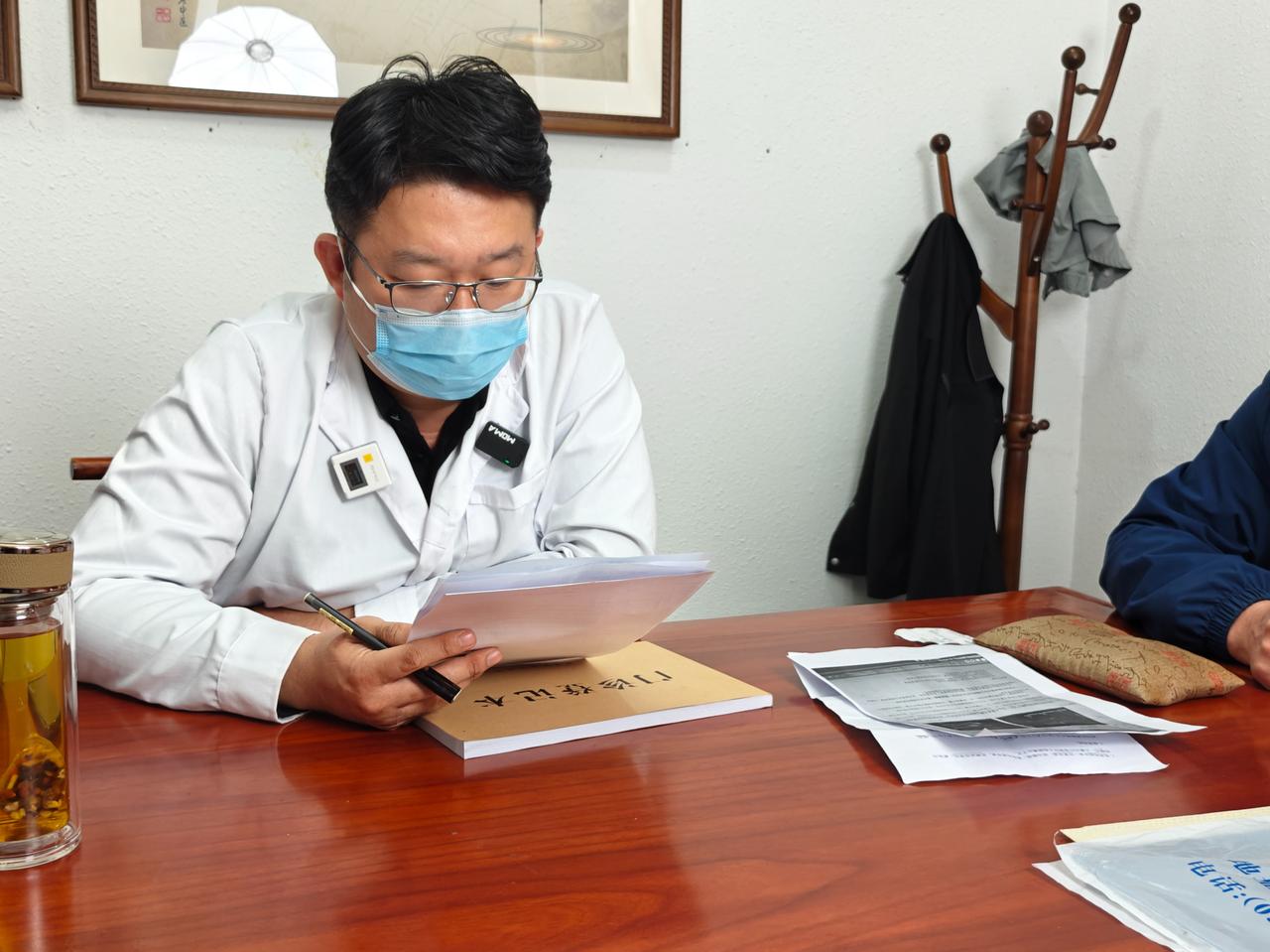 降压一味药，十块钱不到，能通到血管深处，血压稳得干干净净被高血压反复困扰，总