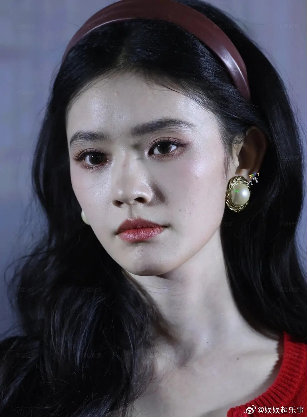 林允脸是真能打，平整度好好！