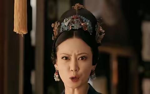 这个剧里高贵妃演的真的很差。这个剧很多人设都很离谱的差，看了几眼觉得有辱智商就不