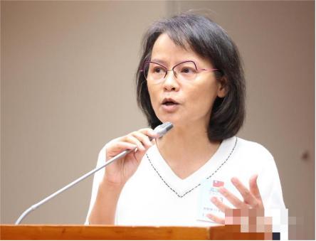 台湾最清醒的爱国女教师！当面戳破政客的双面嘴脸台湾爱国女教师区桂芝严厉抨击