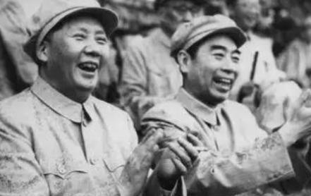 有个奇怪的现象，周总理从来都没有叫过毛主席“老毛”，现在的电视剧的情节也基本符合