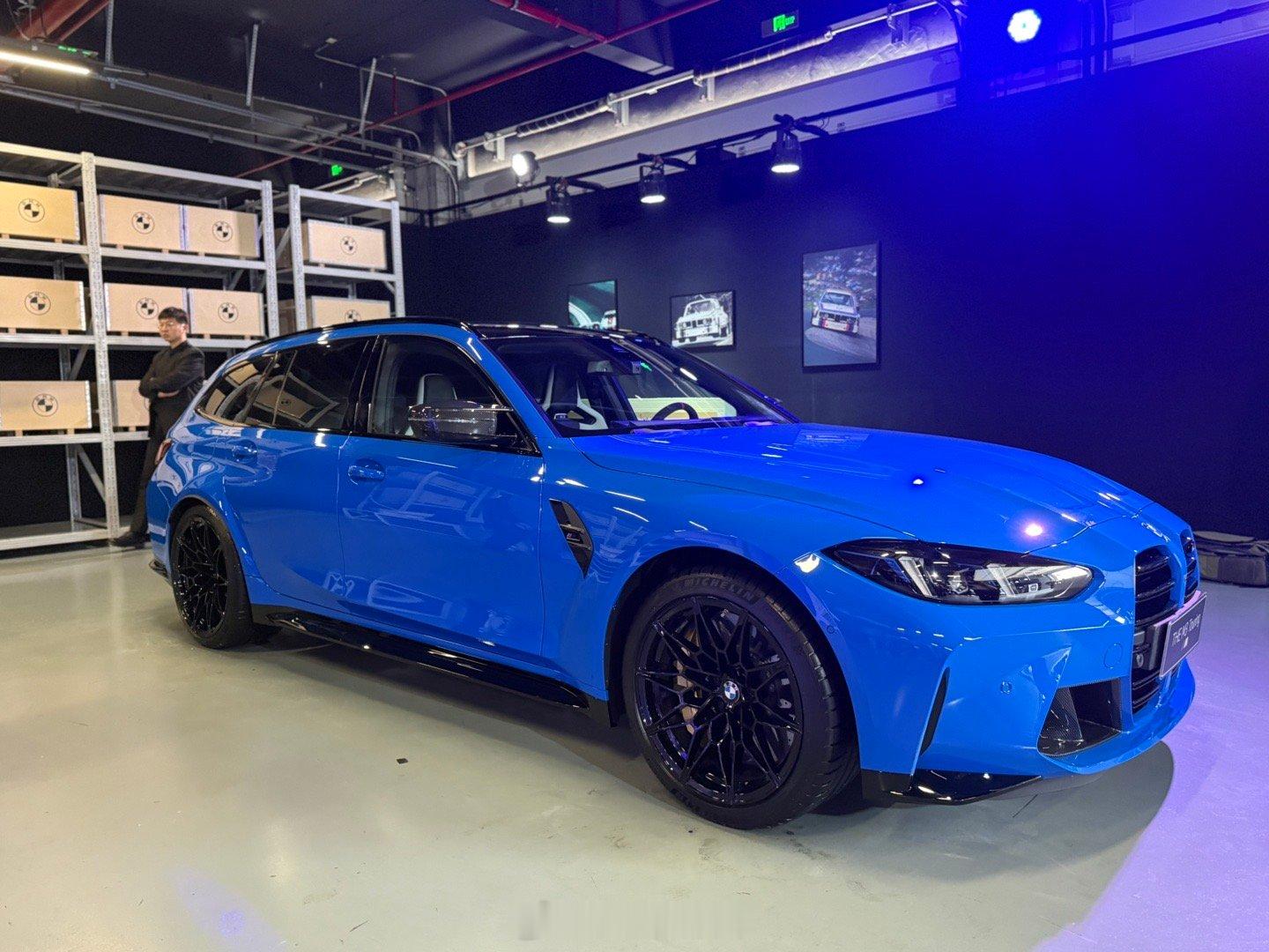 满足了一个男人对于旅行车的所有幻想🥲​​​