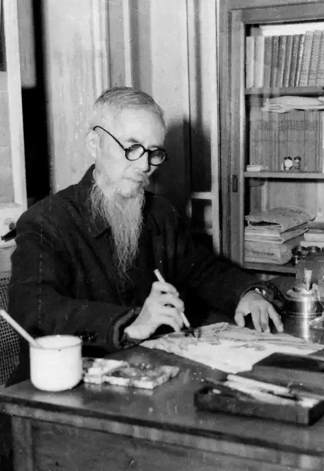 很有道理的一句话：“一定要住小房子，不要住大房子。老话说，房子大人养宅，房子小宅