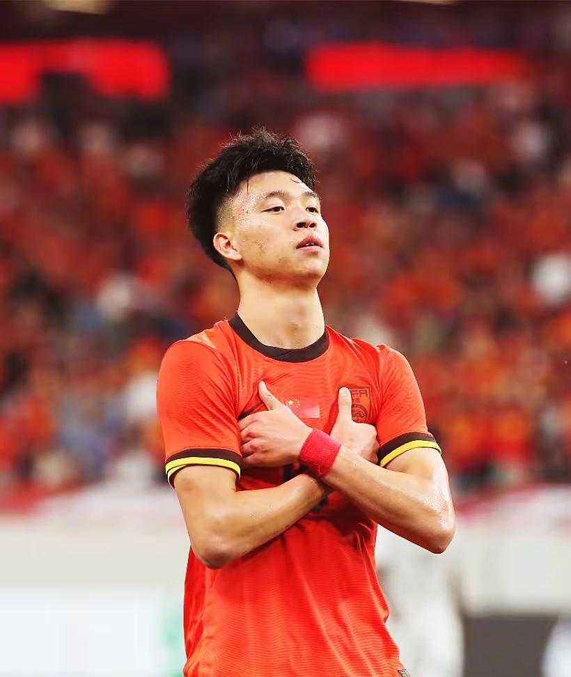U23男足亚洲杯明晚将进行中国U23男足与澳大利亚男足的小组头名之争，目前U23