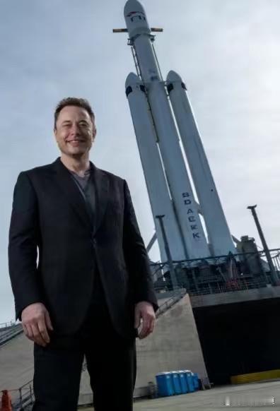 马斯克说，你们现在拼命存的钱，跟原始人攒的贝壳没区别。这话一出，朋友圈里炸了锅