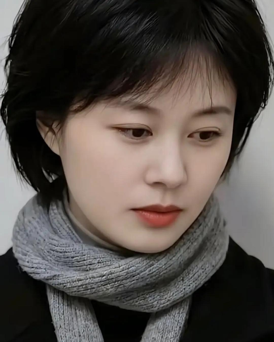 看看这位美女，几乎无可挑剔。