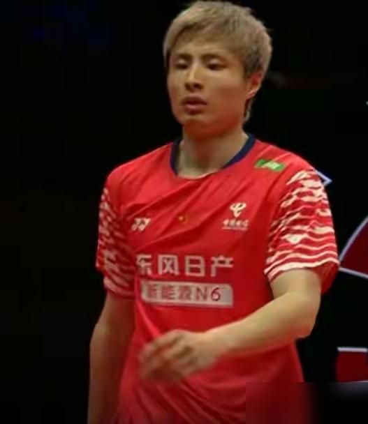 羽毛球总决赛产生四冠中，国发挥不佳连丢两冠仅得一冠，男单世界第一石宇奇0比2爆冷