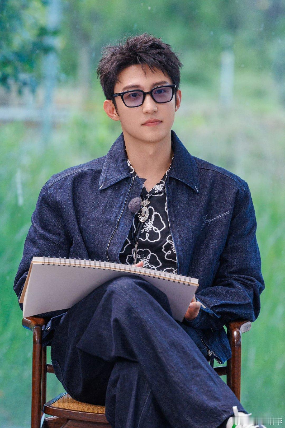 看《现在就出发》之前：黄景瑜演警察都是本色演出。看《现在就出发》之后：什么！！！