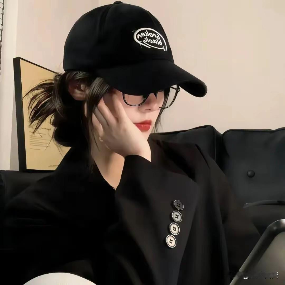 女人，要活得自恰。凡事发生皆有利于我，不是得到，就是学到。把时间花