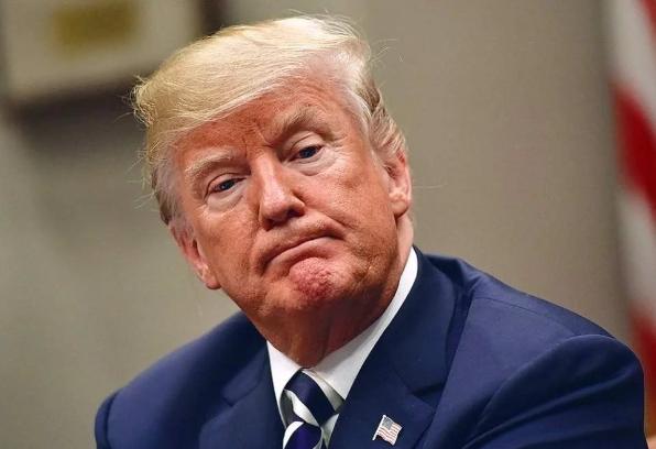 特朗普又发飙了。看了一下，美国当地时间早上7点多，应该刚起床不久，发了一