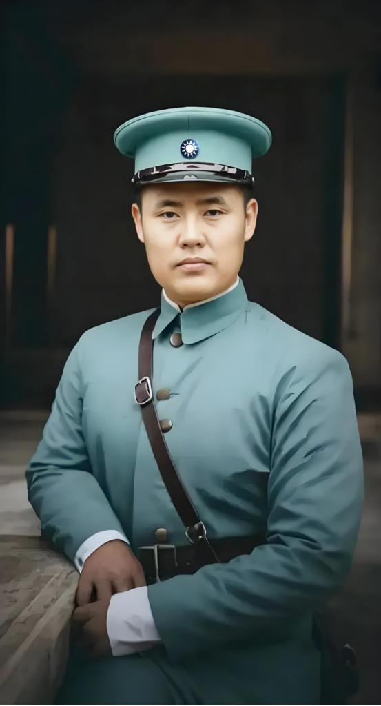 1949年，蒋介石因傅作义促成北平和平解放，密令毛人凤暗杀傅作义。毛人凤派出女特