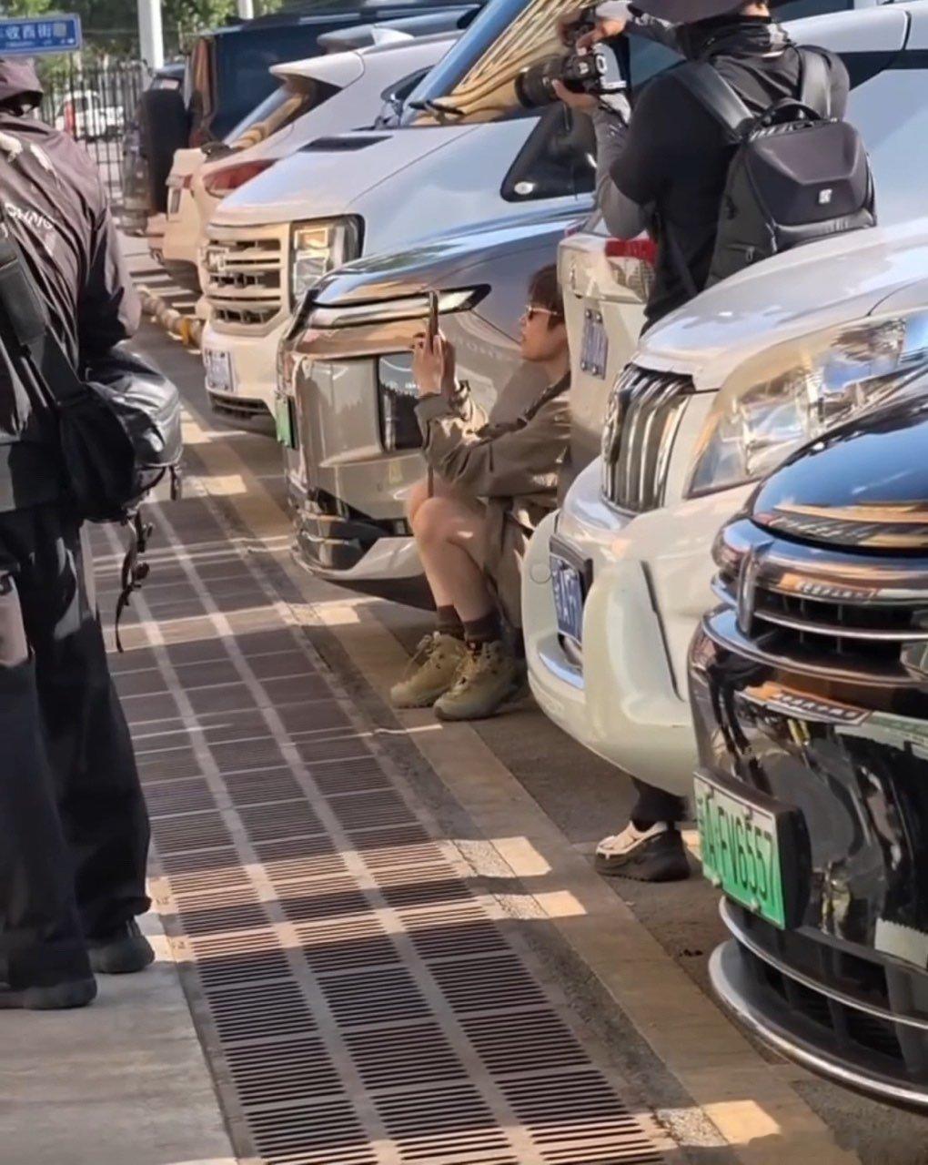 我给闺蜜出片就李宇春这样李宇春给高叶拍照演我给闺蜜出片向野的我们李宇春专心给