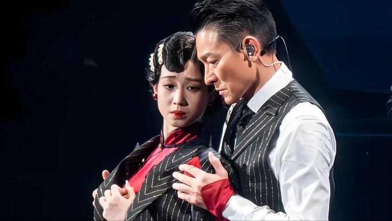 🌞16岁的赖文慧为刘德华伴舞25年，现在43岁的她一直没结婚，有一次记者追