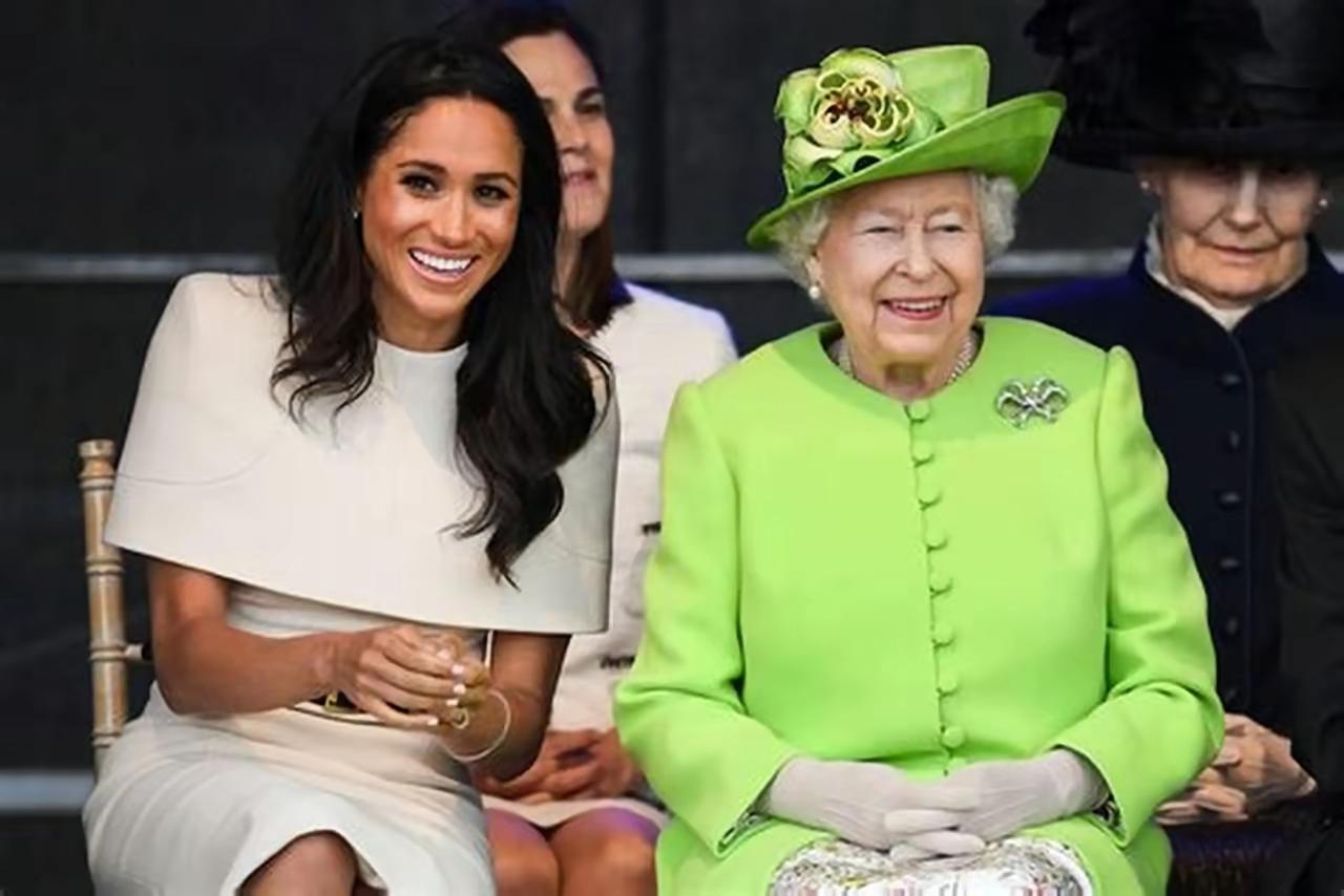 英女王，为何对梅根喜不起来！三个原因！第一，这个女人背景太复杂，父母离婚、她