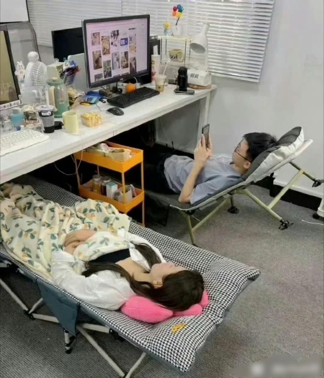 办公室这样午睡，会尴尬吗？