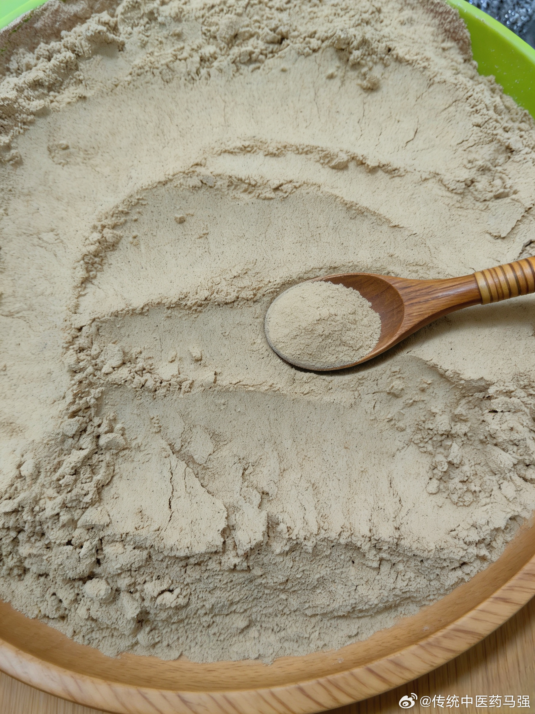 今天下午有位患者来复诊，什么情况呢？这还得回到年后上班的第一天，当时她在朋友的推