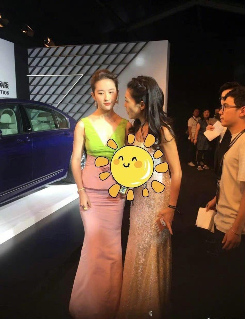 直到现在刘亦菲寿桃礼服的含金量都在上升