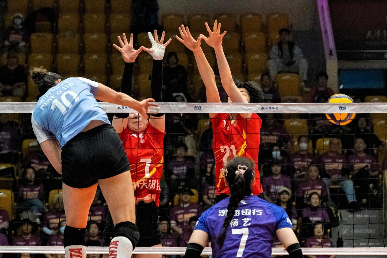 江苏女排绝地反击｜破局天津的4套战术调整方案核心思路：保一传、活副攻、冲发