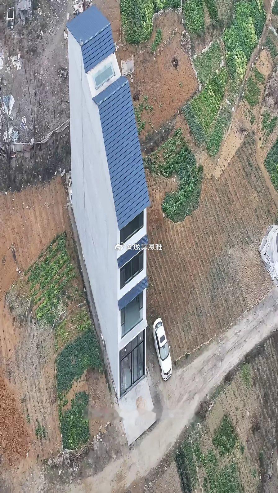 在贵州发现一栋纸片楼，旁边又没有房子，为什么不建宽一点