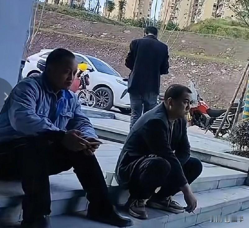 网友爆料:宜宾叙州区K12工程,农民工讨薪都等了半年了,工资还是没有着落。