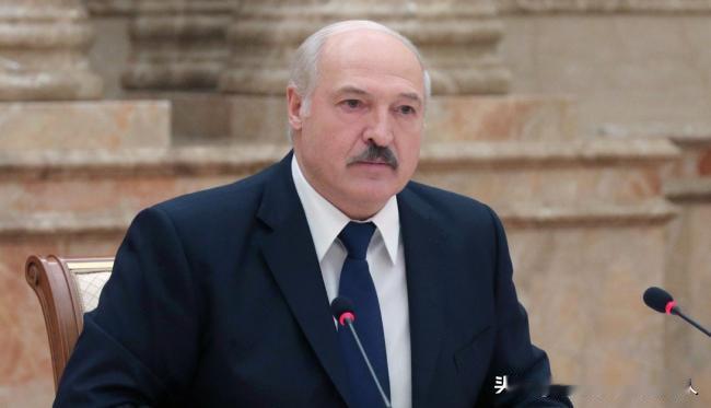 白俄罗斯这次是真把看家底的实话抖出来了：中国最让西方胆寒的武器，根本不是什么东风