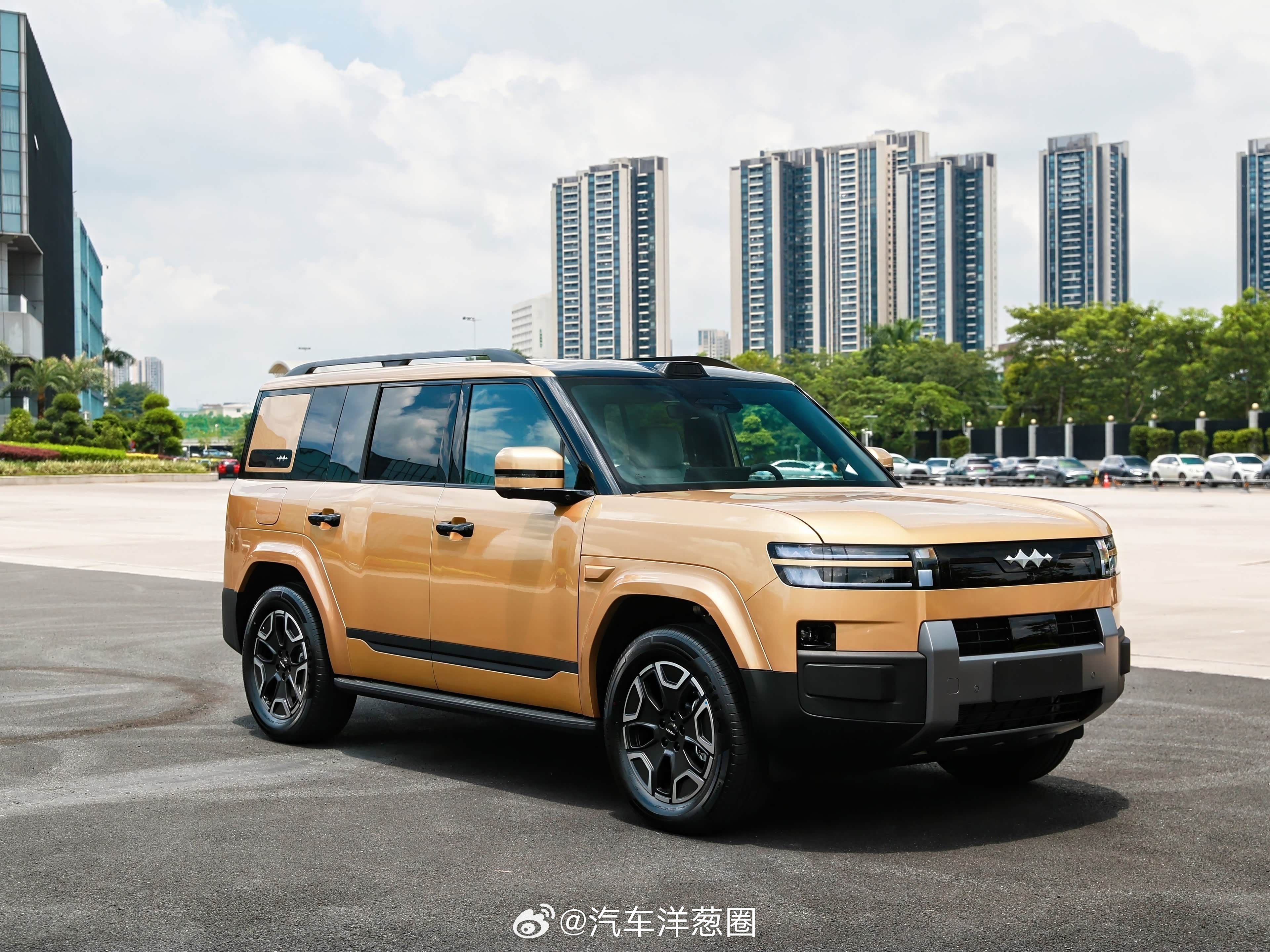 方程豹钛7上市，车长近5米/兼顾硬派&家用售价17.98-21.98万插混中大