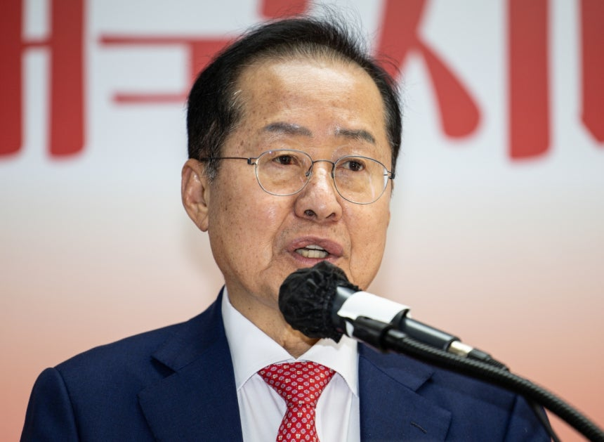洪准杓日前爆料称，尹锡悦在2021年国民力量党总统选举党内初选中取得压倒性胜利的