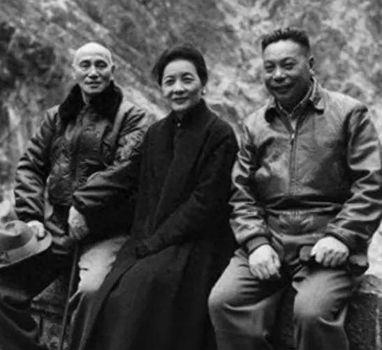 1975年，蒋刚咽气，比蒋经国只大12岁的宋美龄就想独揽大权，没想到，一向憨厚的
