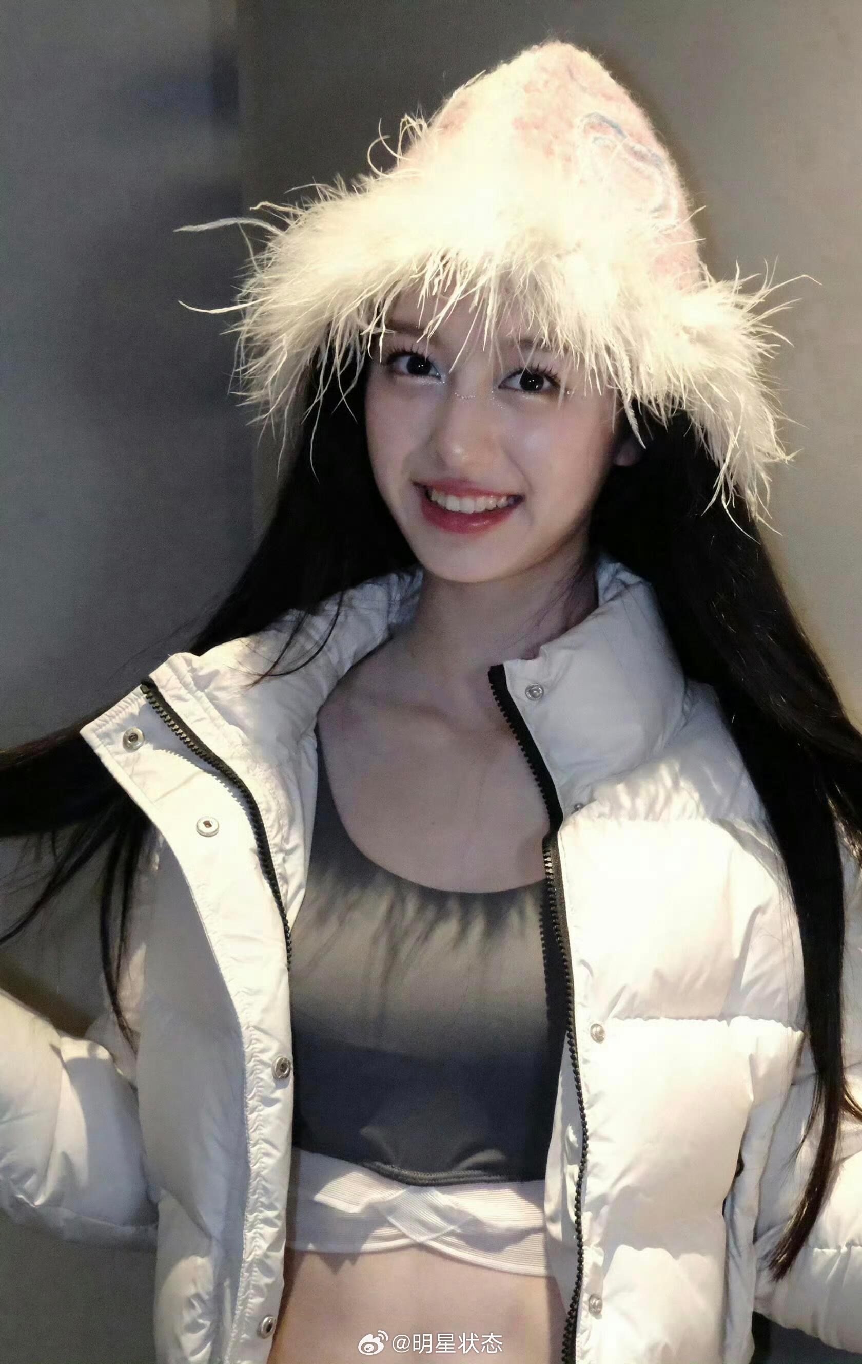 09年裴佳欣鲨鱼裤