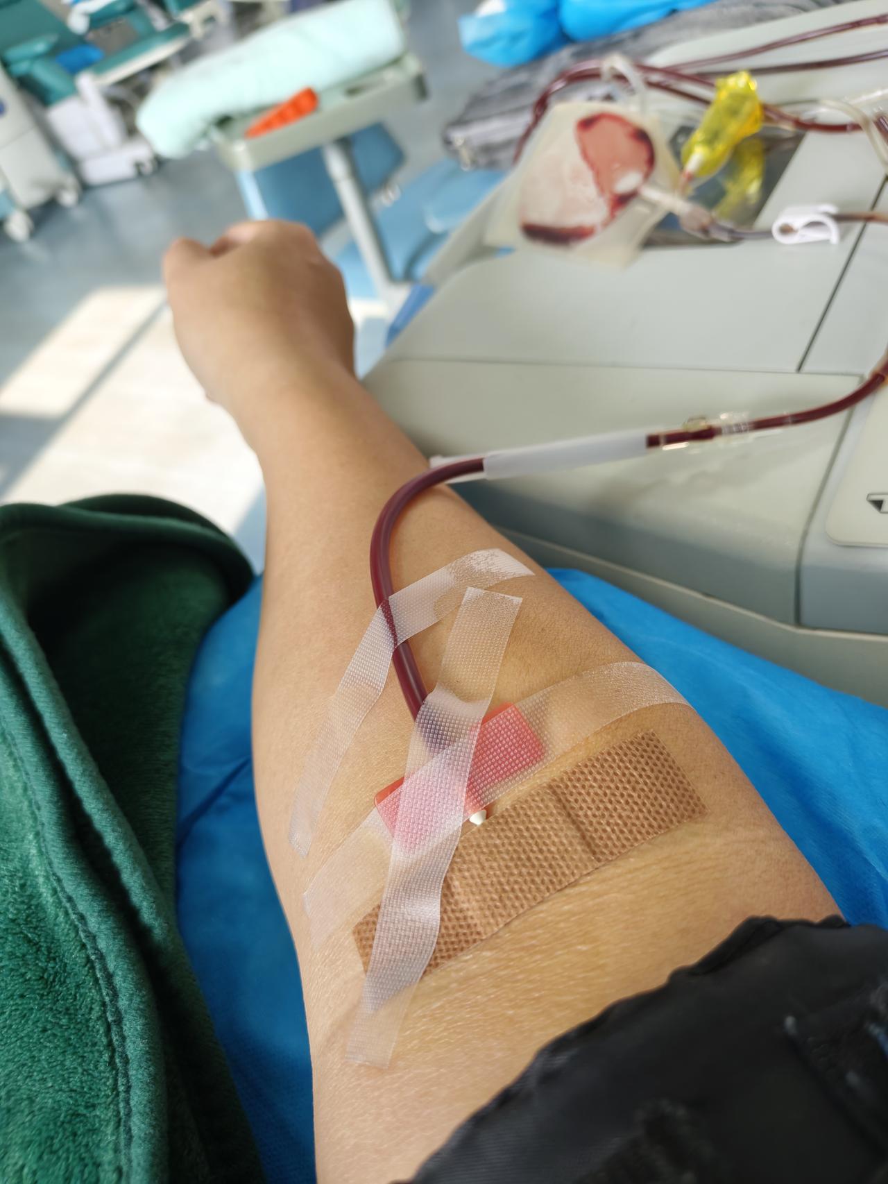 网络上不乏这样的声音：“花点钱就能买到血，何必费劲去献血？”说这话的人，怕是对无