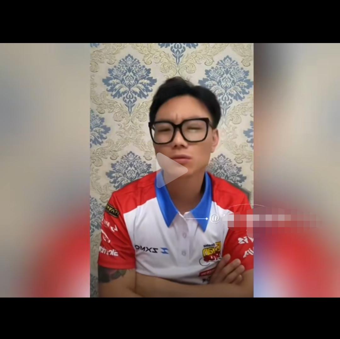 张雪车队的邓连松在直播时直言：车队不会签5号。2026年5月18日晚，张雪