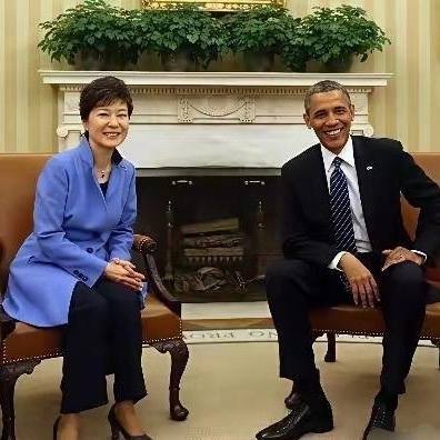 同样是国家领导人，这姿态差距也太大了