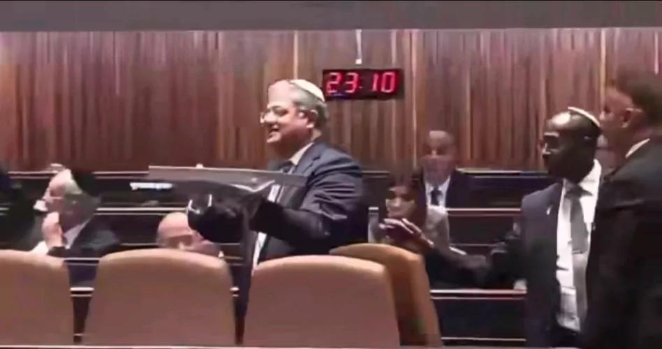 《国土报》报道，当地时间10日，以色列安全部长本-格维尔宣布，由他所在的“犹太力