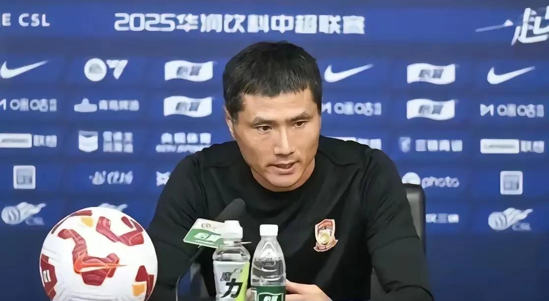#邵佳一的执教能力能超过国安教练塞蒂恩吗#球迷对本土教练和國外名帅考评标准不同，
